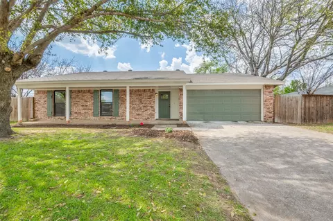 3001 Spring Grove Dr, Bedford, TX 76021