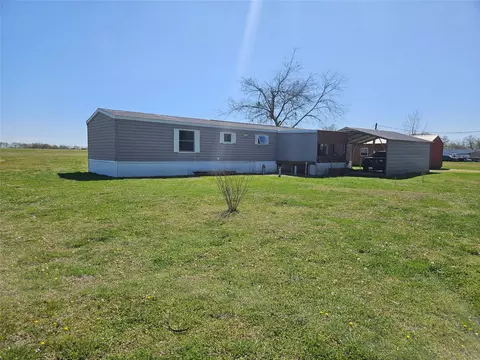 251 Bell St, Deport, TX 75435