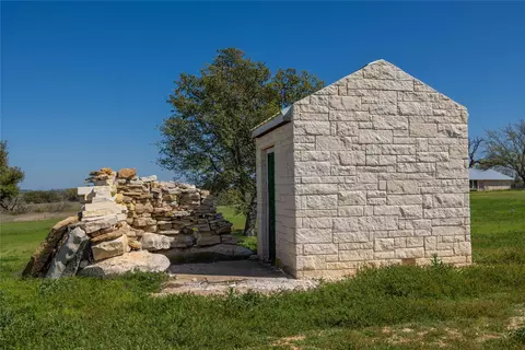Exterior - 20220 Highway 16 S, Comanche, TX 76442 photo 8 of 8