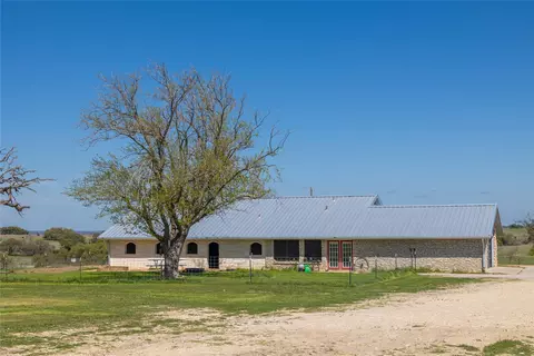 Exterior - 20220 Highway 16 S, Comanche, TX 76442 photo 7 of 8