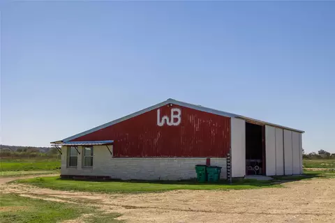 Exterior - 20220 Highway 16 S, Comanche, TX 76442 photo 6 of 8