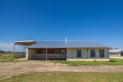 Exterior - 20220 Highway 16 S, Comanche, TX 76442 photo 5 of 8