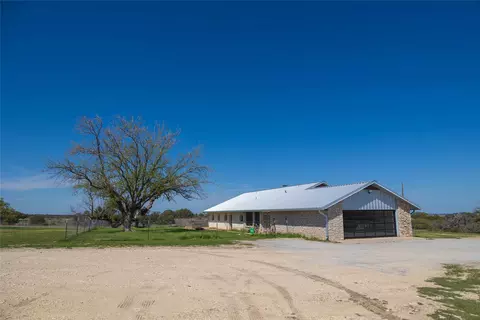 Exterior - 20220 Highway 16 S, Comanche, TX 76442 photo 4 of 8