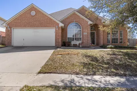 5204 Spanish River Trl, Fort Worth, TX 76137