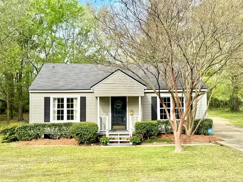 905 Lee St, Benton, LA 71006