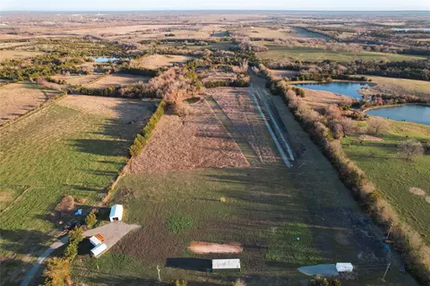 911 County Road 3070, Bonham, TX 75418