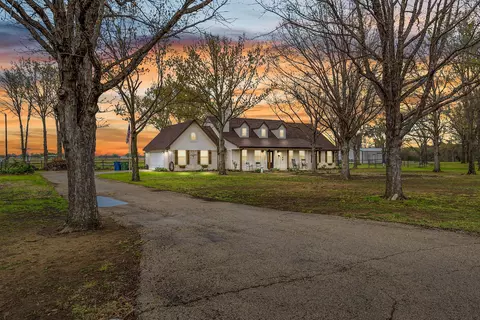 275 Bobby Sam Ct, Collinsville, TX 76233