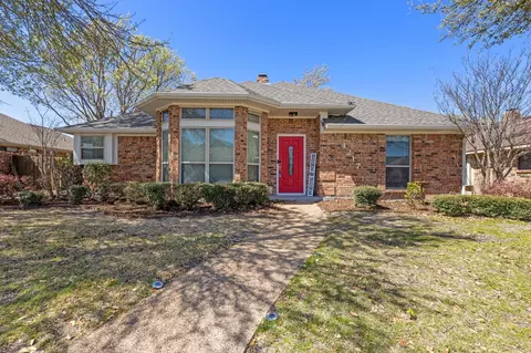 4217 N Cliff Dr, Carrollton, TX 75010