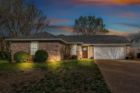3828 Huntwick Dr, Fort Worth, TX 76123
