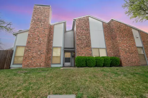 2201 Salem Dr, Carrollton, TX 75006
