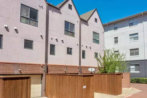 2912 Woodside St, Dallas, TX 75204