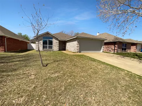 3331 Light Point Dr, Dallas, TX 75228