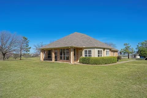 Exterior - 2075 Huling Rd, Sanger, TX 76266 photo 6 of 11