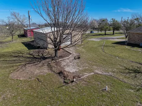 Exterior - 2075 Huling Rd, Sanger, TX 76266 photo 10 of 11