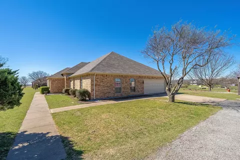 Exterior - 2075 Huling Rd, Sanger, TX 76266 photo 7 of 11