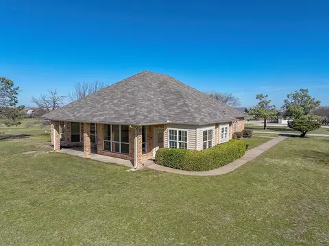 Exterior - 2075 Huling Rd, Sanger, TX 76266 photo 2 of 11