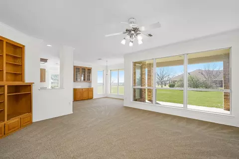Living - 2075 Huling Rd, Sanger, TX 76266 photo 2 of 5