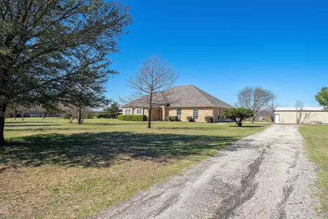 Exterior - 2075 Huling Rd, Sanger, TX 76266 photo 9 of 11