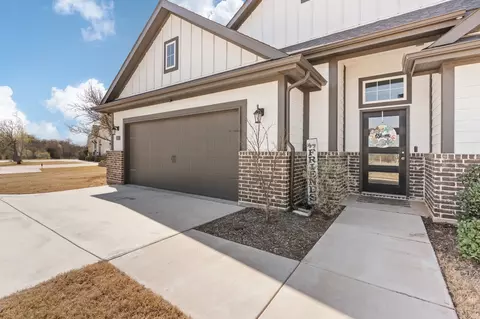 849 Holbrook Rd, Springtown, TX 76082
