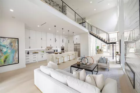 4218 Bonham St, Dallas, TX 75229