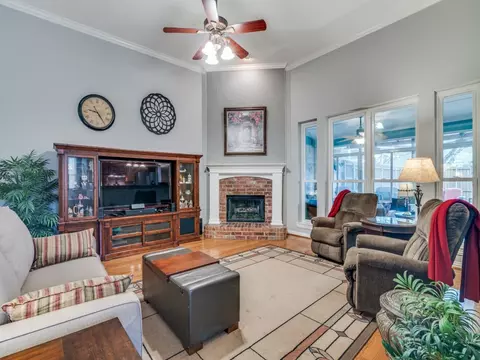 Living - 2510 Roughleaf Ln, Rowlett, TX 75089 photo 2 of 3
