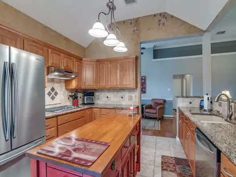Kitchen - 2510 Roughleaf Ln, Rowlett, TX 75089 photo 2 of 3