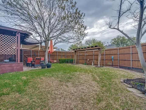 Exterior - 2510 Roughleaf Ln, Rowlett, TX 75089 photo 5 of 6