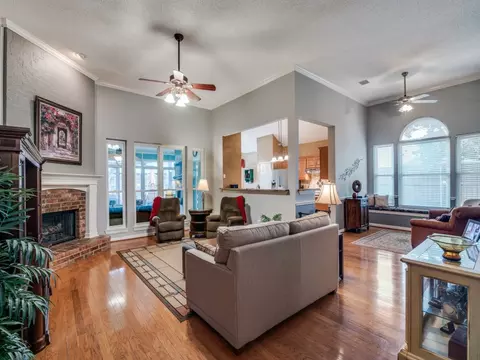 Living - 2510 Roughleaf Ln, Rowlett, TX 75089 photo 3 of 3