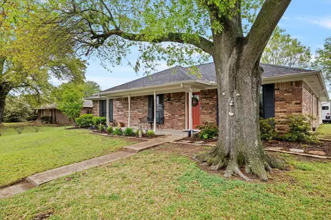 1008 Meridith Dr, Terrell, TX 75160