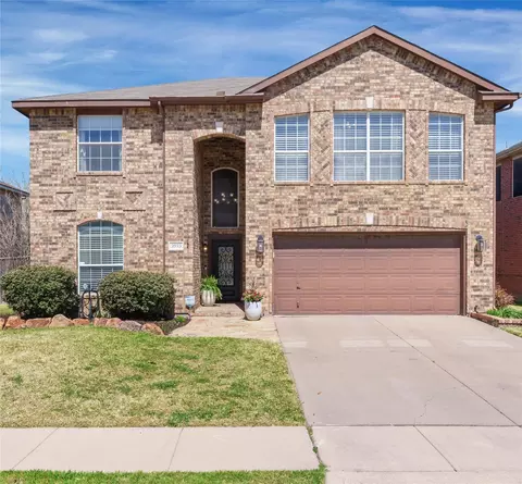 3953 Larkspur Dr, Haltom City, TX 76137