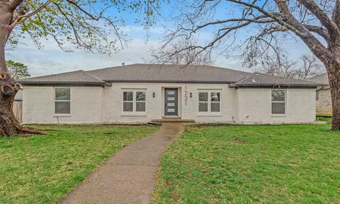 1221 Pecan Valley Dr, Garland, TX 75043
