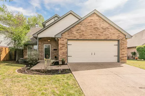 7921 Hulen Park Cir, Fort Worth, TX 76123