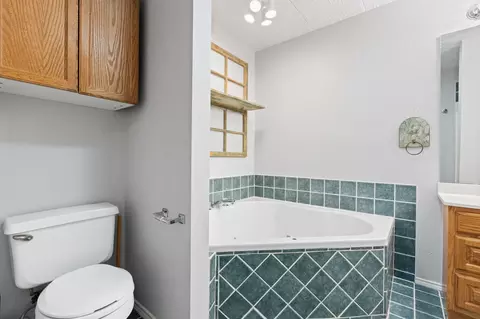 Bath - 110 Mcanear St, Cleburne, TX 76033 photo 2 of 4