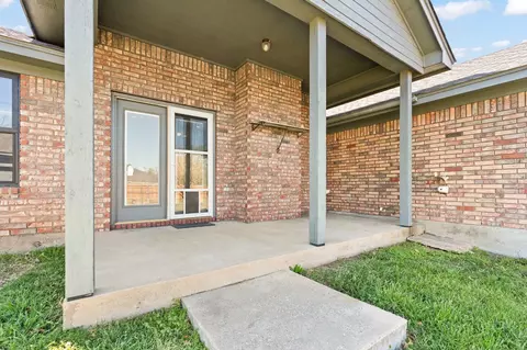 Exterior - 110 Mcanear St, Cleburne, TX 76033 photo 3 of 7