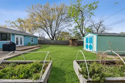 Exterior - 1013 Crane Dr, Euless, TX 76039 photo 3 of 9