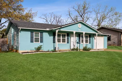 Exterior - 1013 Crane Dr, Euless, TX 76039 photo 8 of 9