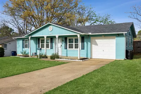Exterior - 1013 Crane Dr, Euless, TX 76039 photo 6 of 9