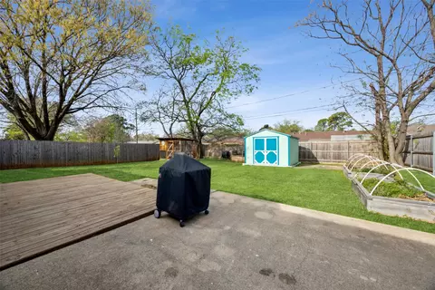 Exterior - 1013 Crane Dr, Euless, TX 76039 photo 2 of 9