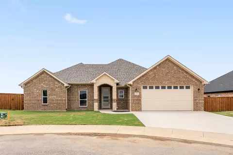 721 Cobblestone Cir, Mabank, TX 75147