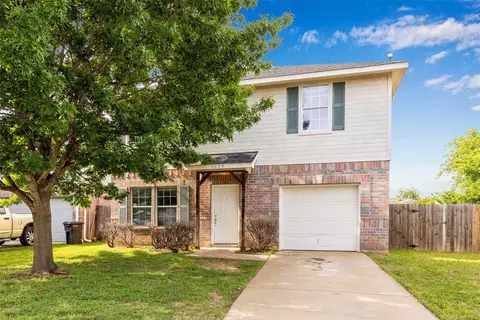 3025 Ronay Dr, Forest Hill, TX 76140