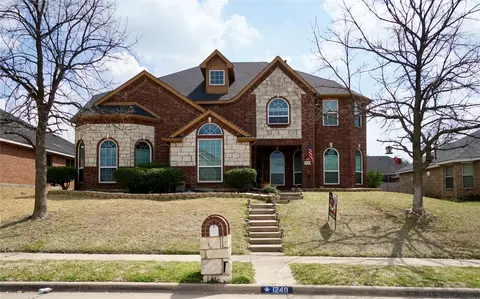 1240 Kensington Dr, Desoto, TX 75115