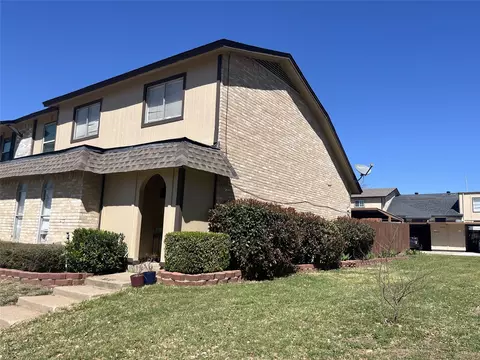 2326 Overland Ln, Arlington, TX 76014