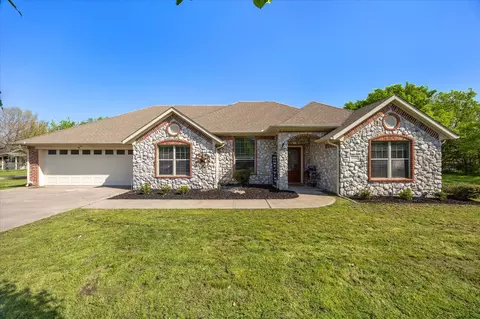 2186 County Road 3305, Greenville, TX 75402