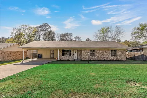 9344 Baird Rd, Shreveport, LA 71118