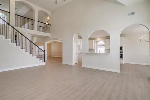 2827 Conrad Ln, Grand Prairie, TX 75052