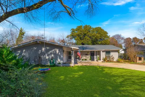 3253 Dartmoor Ct, Dallas, TX 75229