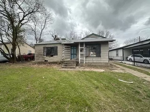 206 Mitscher Dr, Dallas, TX 75224