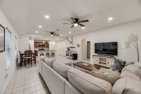 2282 Torch Lake Dr, Forney, TX 75126