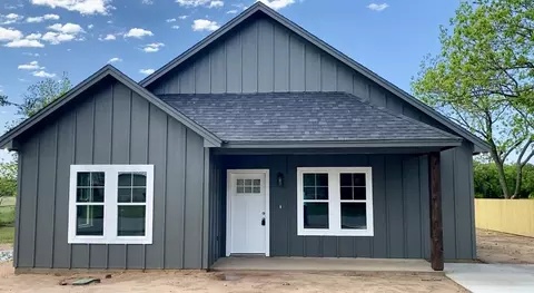 405 Bass St, Bridgeport, TX 76426