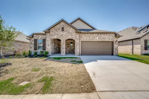 406 Eaton Dr, Justin, TX 76247